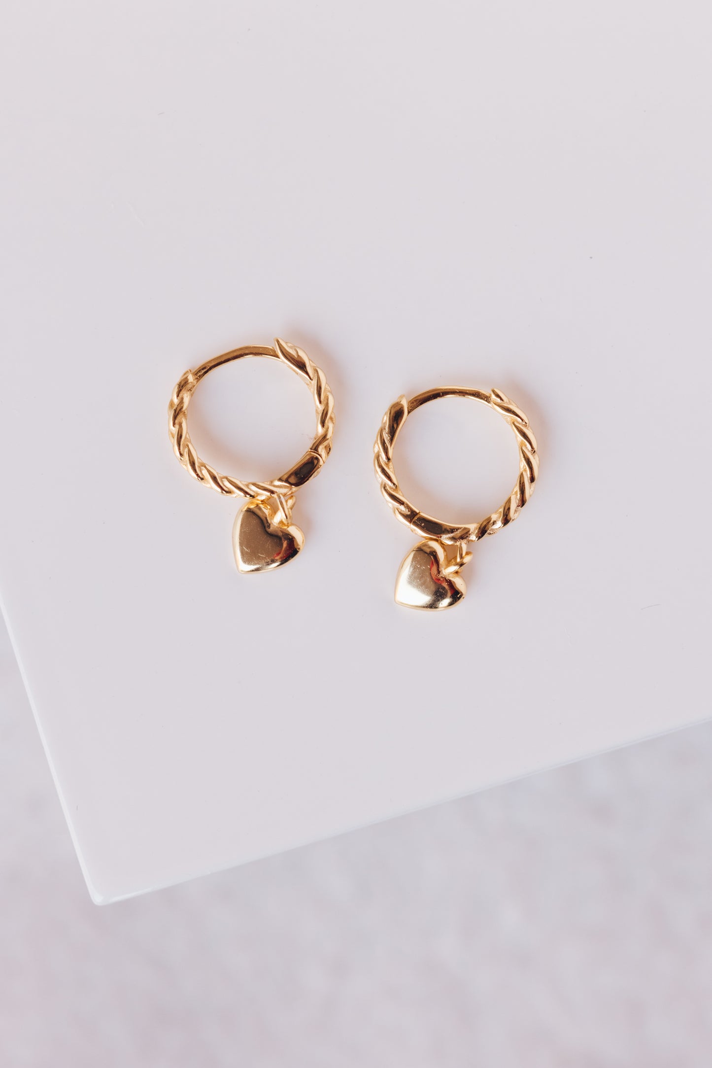 CUTIE HEART GOLD HOOP EARRING