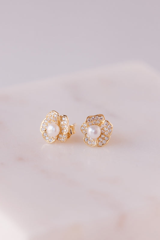 SMALL PEARL FLOWER CZ EARRING