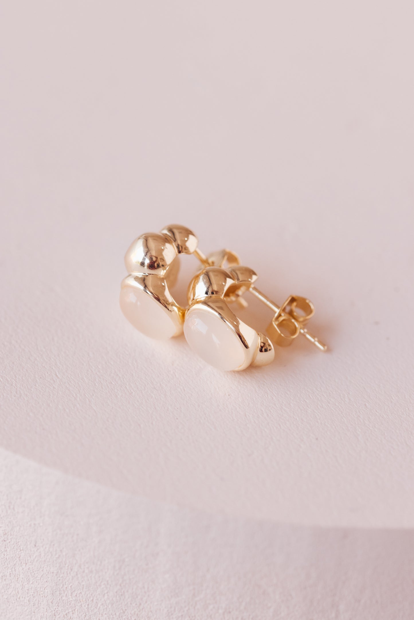 CAMI WHITE EARRINGS
