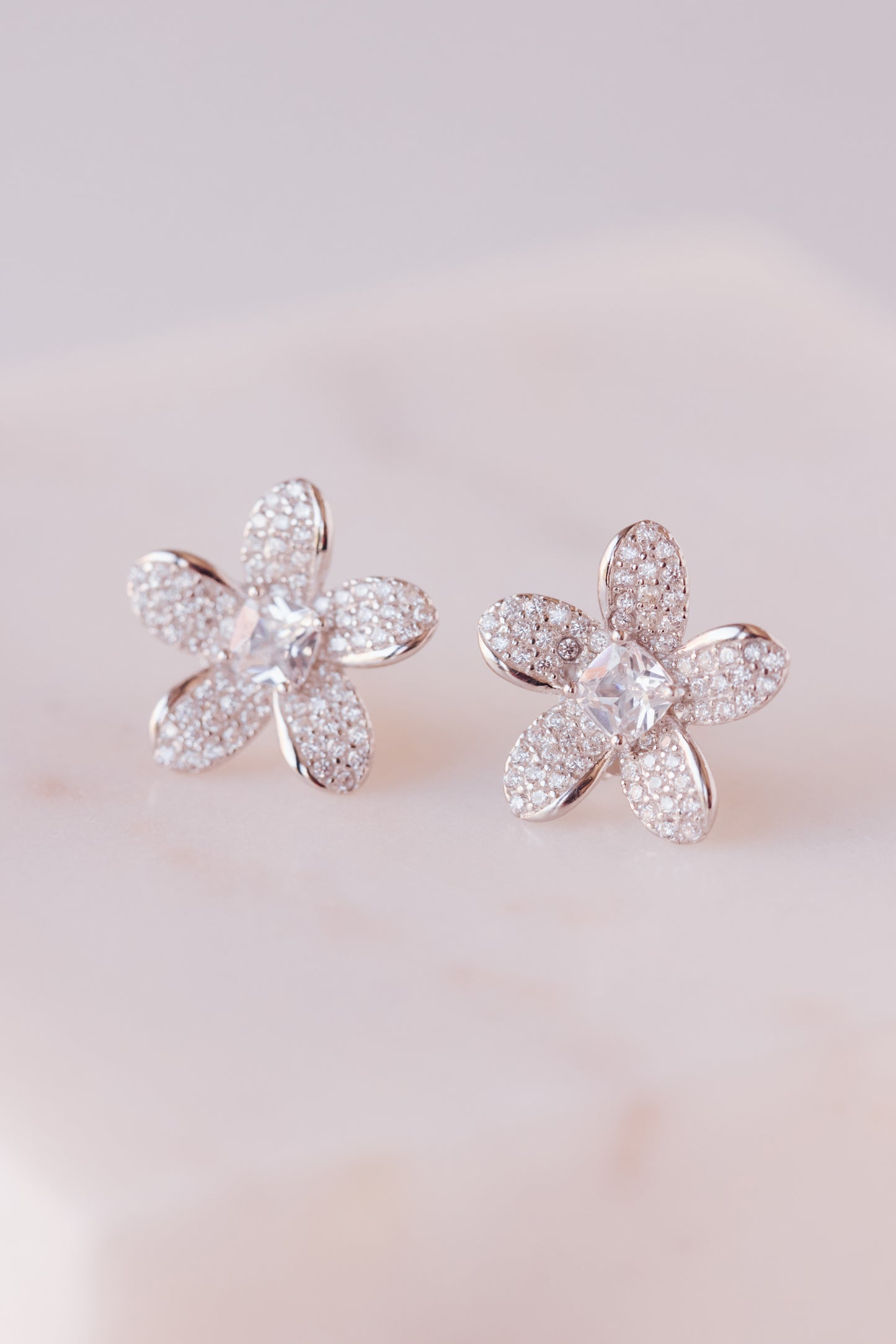 DONA FLOWER SILVER